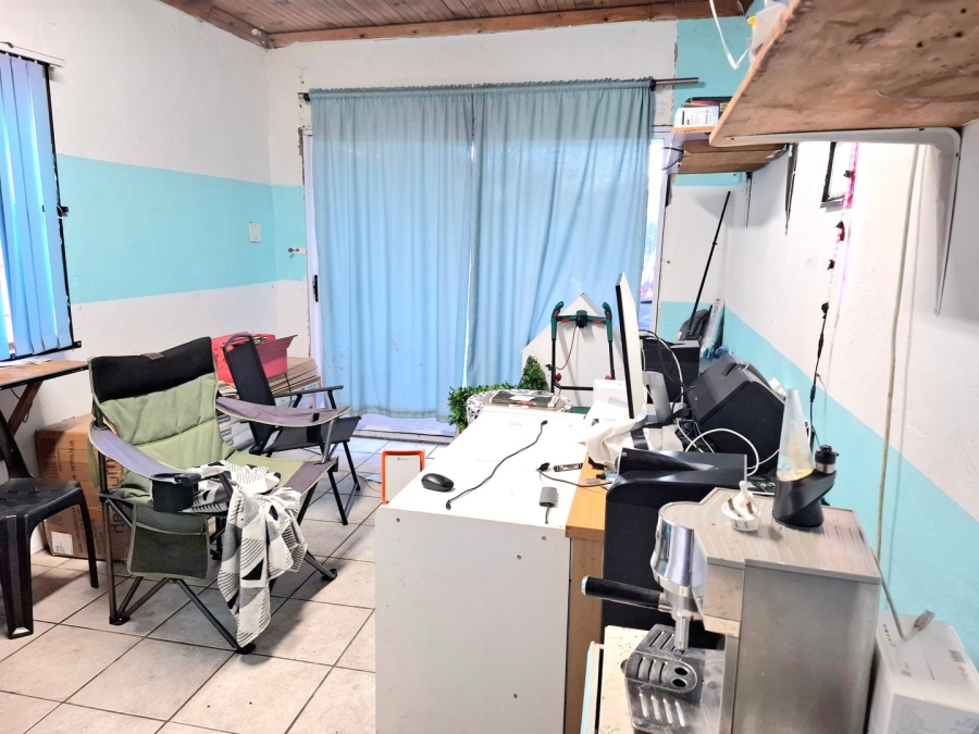 5 Bedroom Property for Sale in Oakdale Western Cape